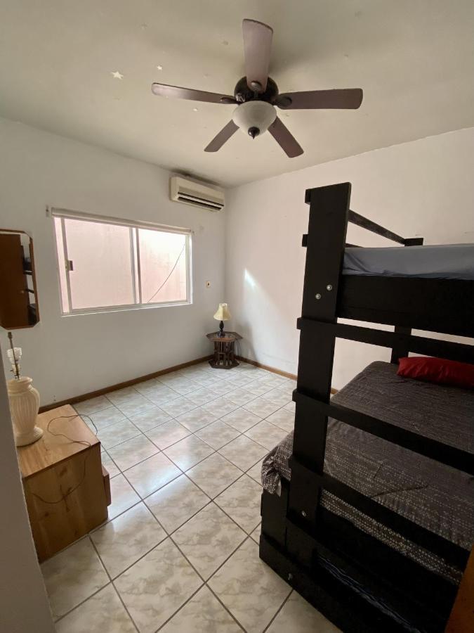 La Casa Rosa Monterrey Villa Exteriör bild